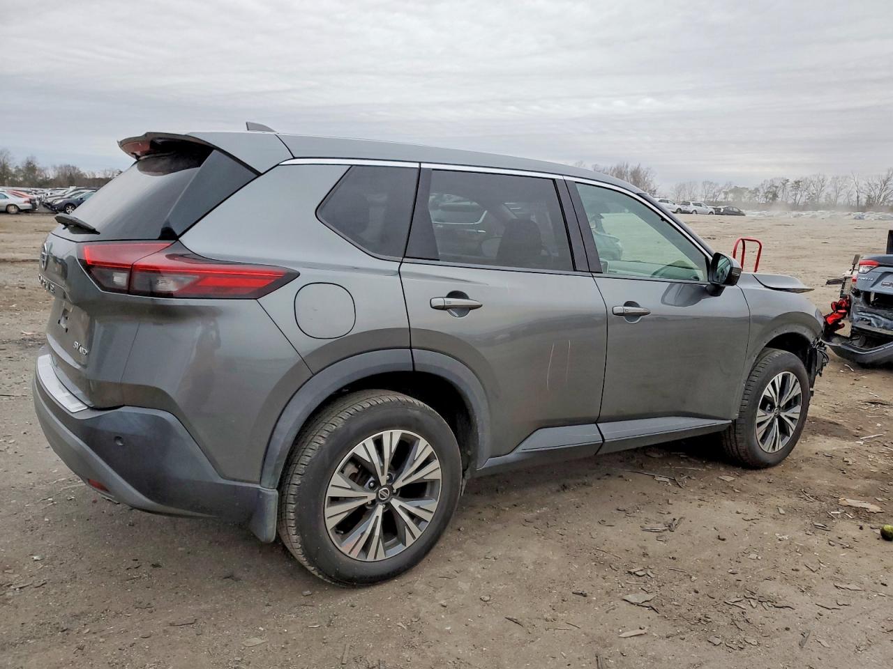 2021 NISSAN ROGUE SV photo 3