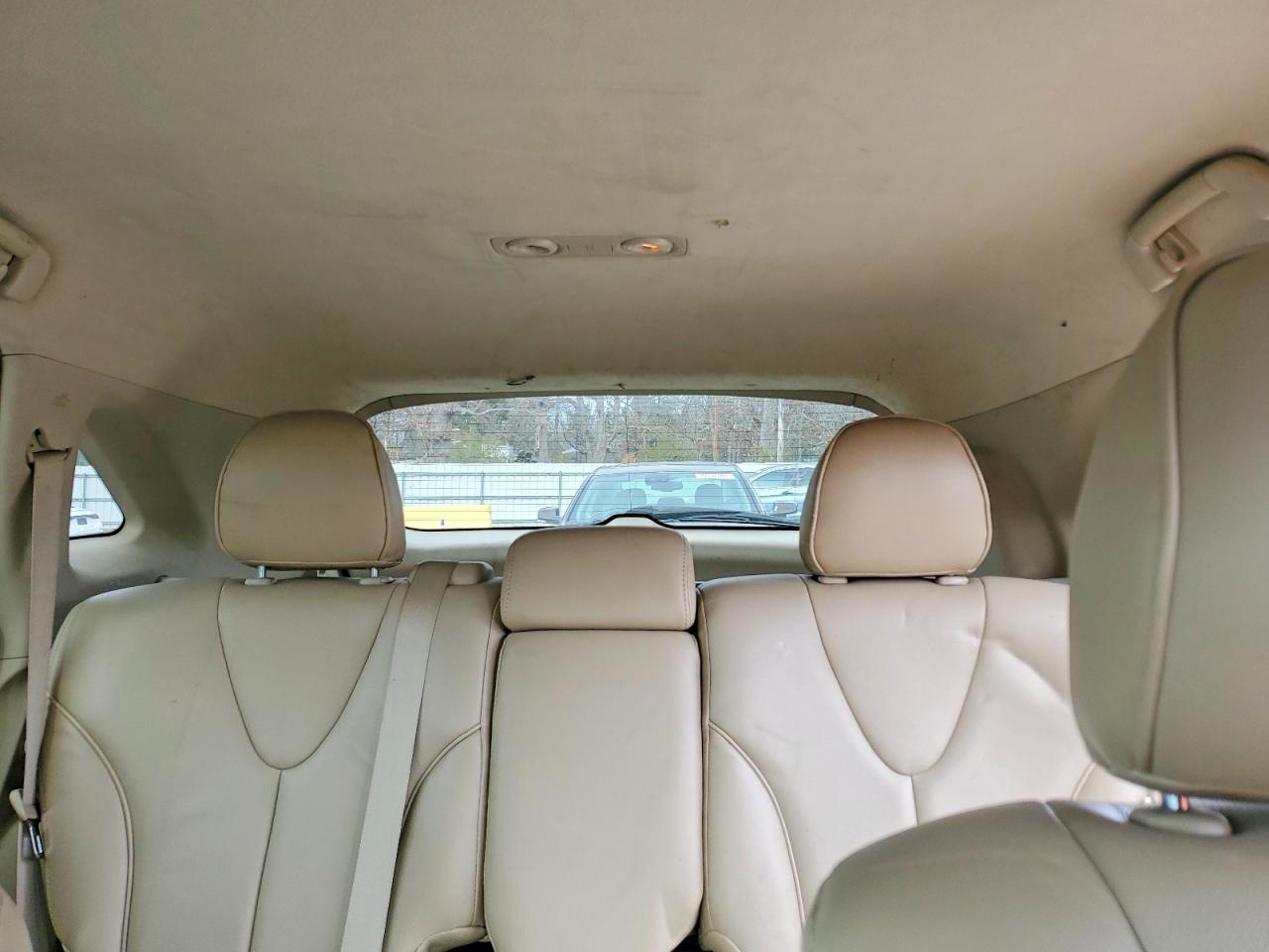 2009 TOYOTA VENZA photo 10