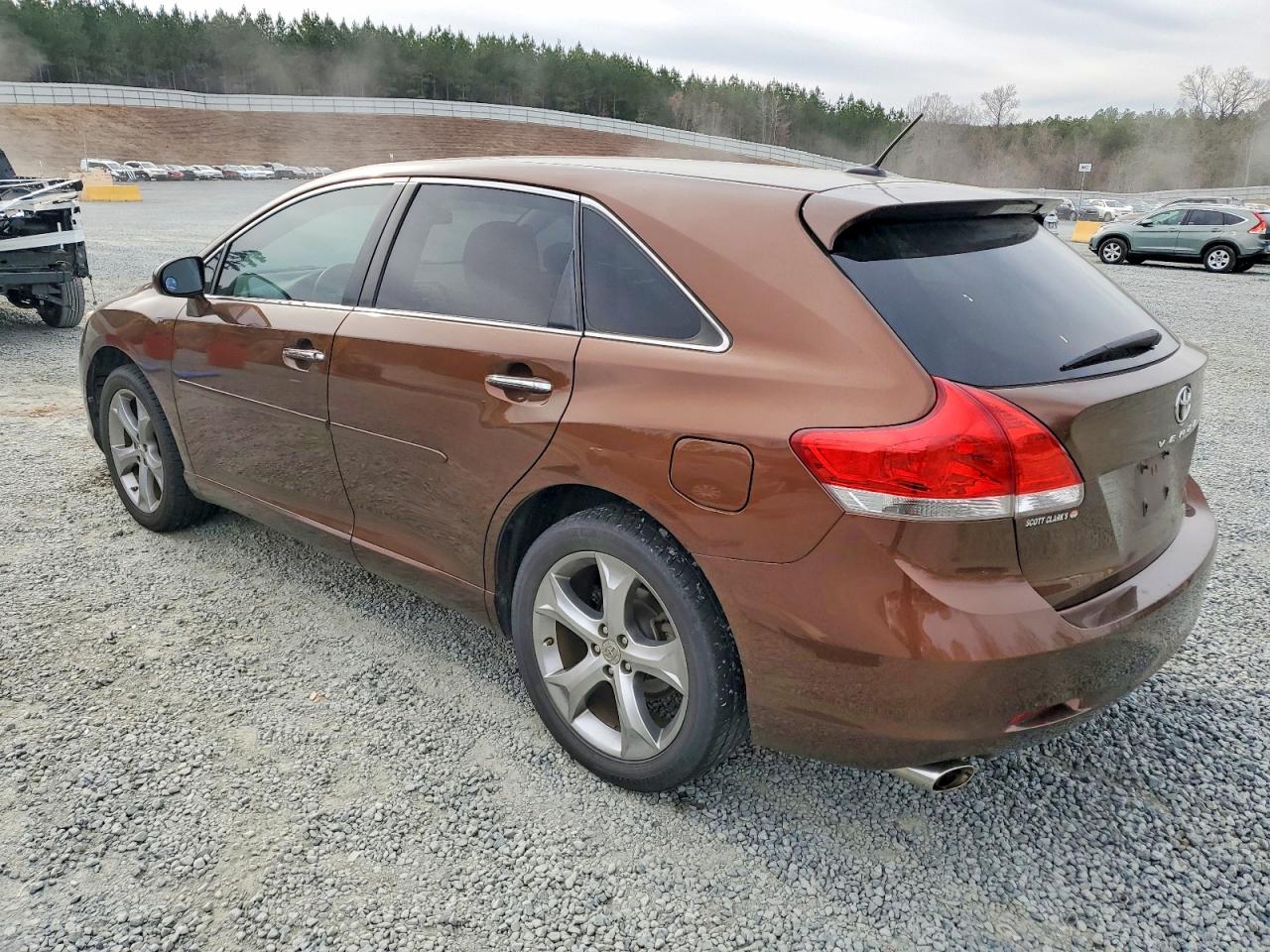 2009 TOYOTA VENZA photo 2