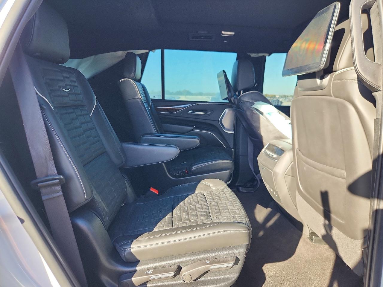 2022 CADILLAC ESCALADE SPORT PLATINUM photo 11