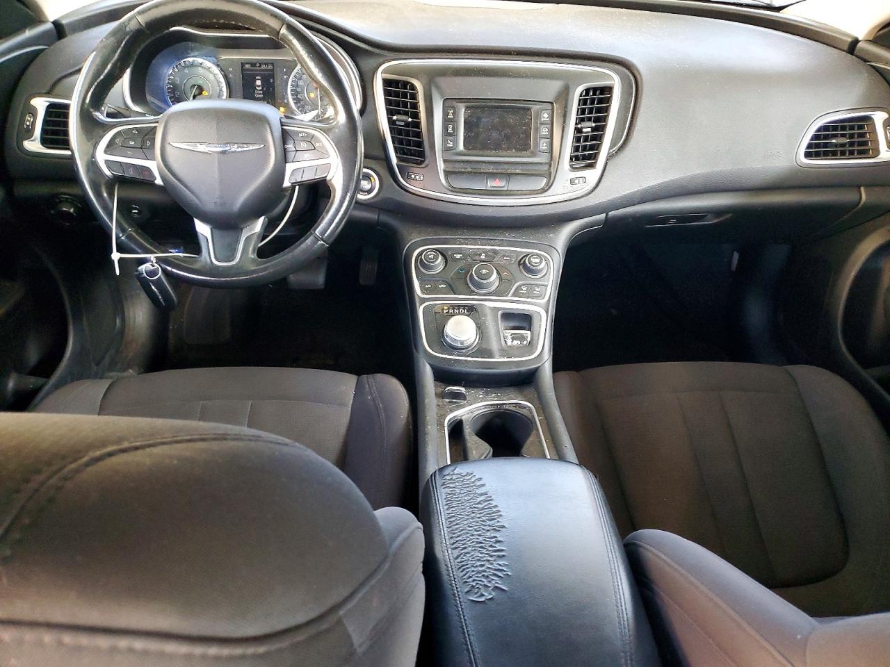 2015 CHRYSLER 200 photo 8