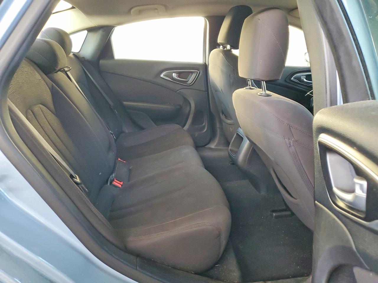2015 CHRYSLER 200 photo 10