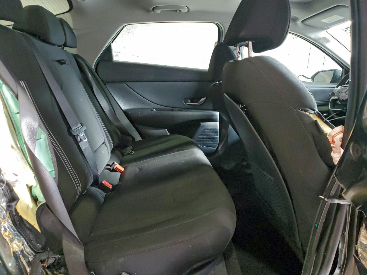 2025 HYUNDAI ELANTRA SEL photo 10