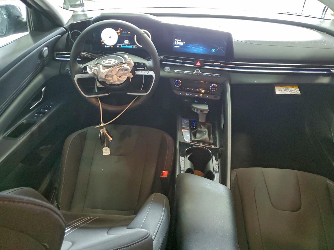 2025 HYUNDAI ELANTRA SEL photo 8