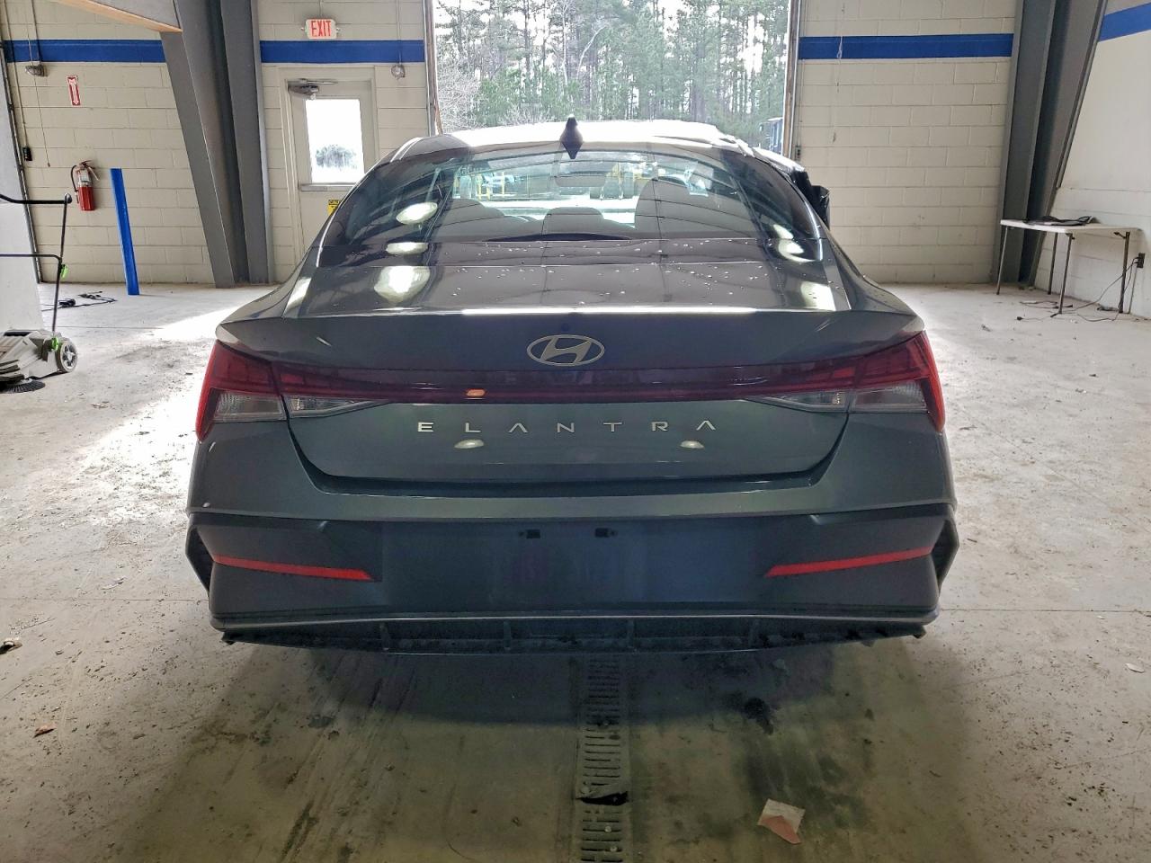 2025 HYUNDAI ELANTRA SEL photo 6