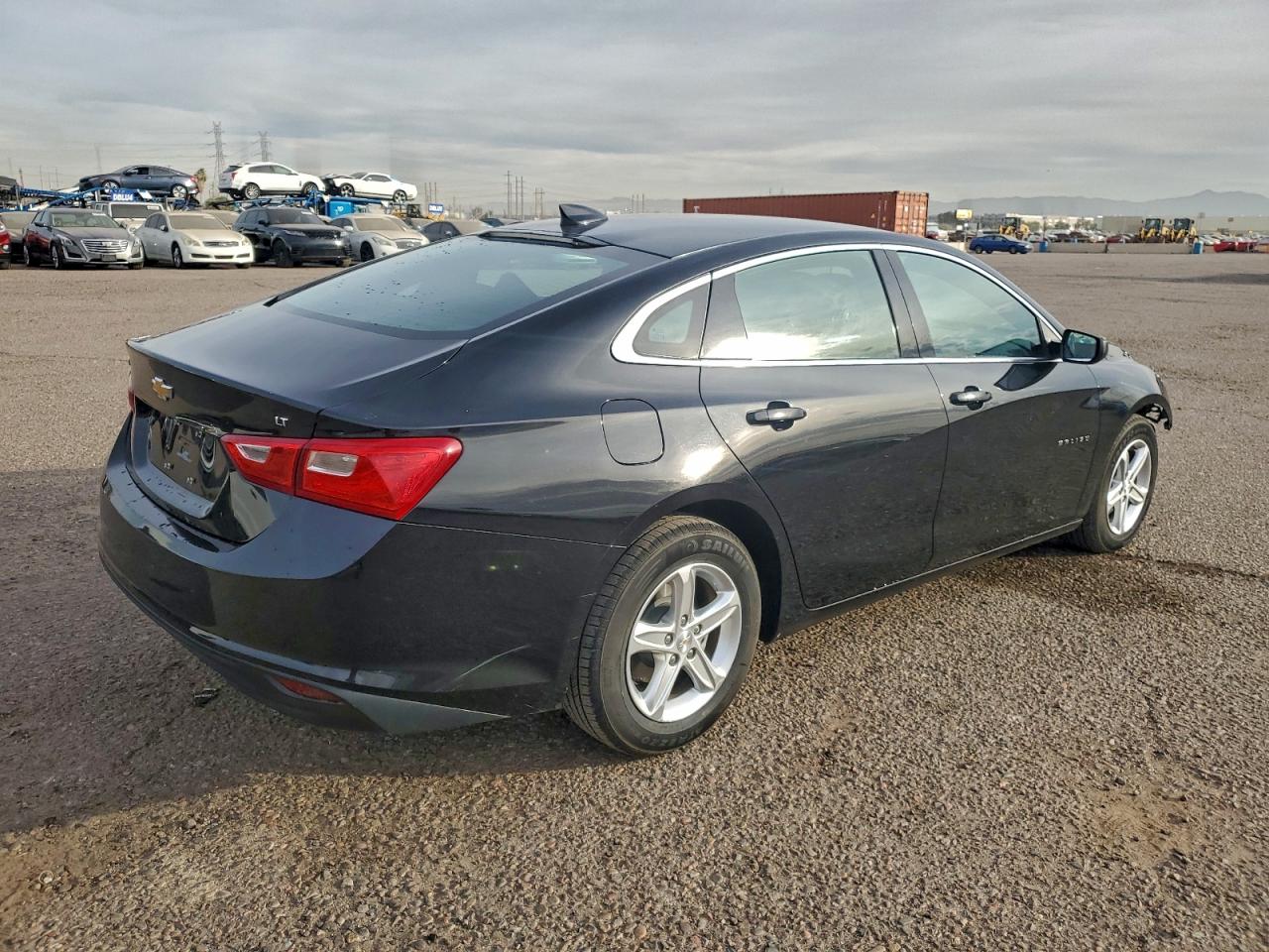 2023 CHEVROLET MALIBU LT photo 3