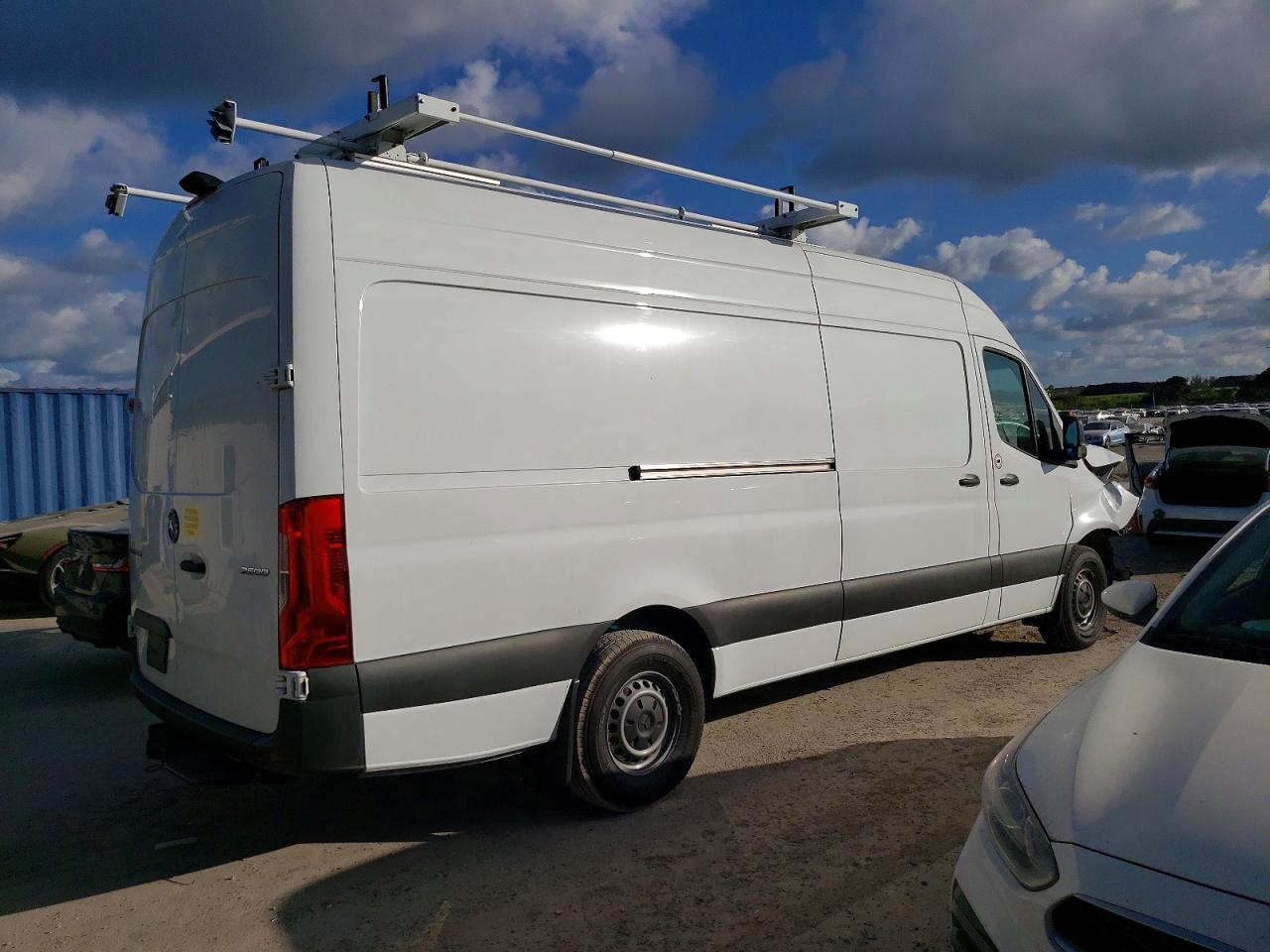 2022 MERCEDES-BENZ SPRINTER 2500 photo 3