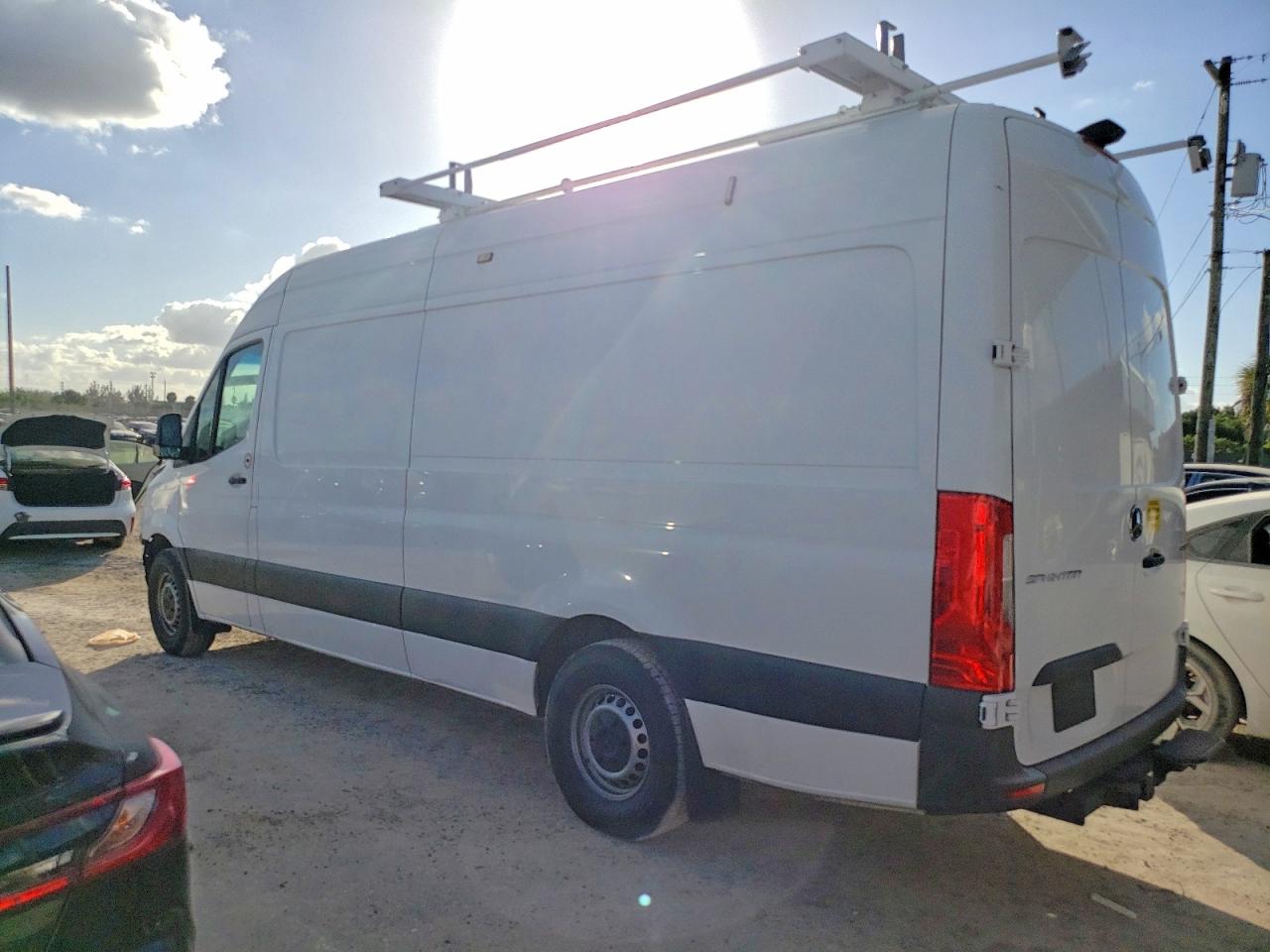 2022 MERCEDES-BENZ SPRINTER 2500 photo 2