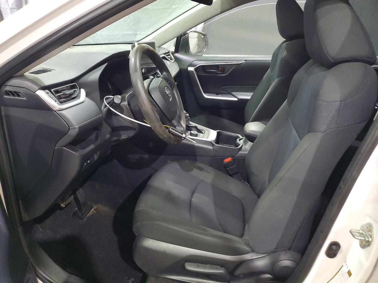 2024 TOYOTA RAV4 LE photo 7