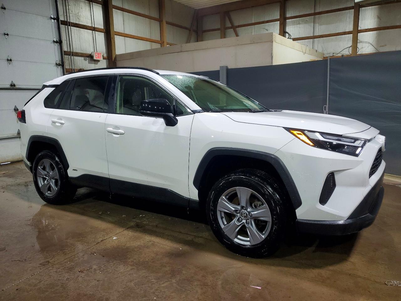 2024 TOYOTA RAV4 LE photo 4