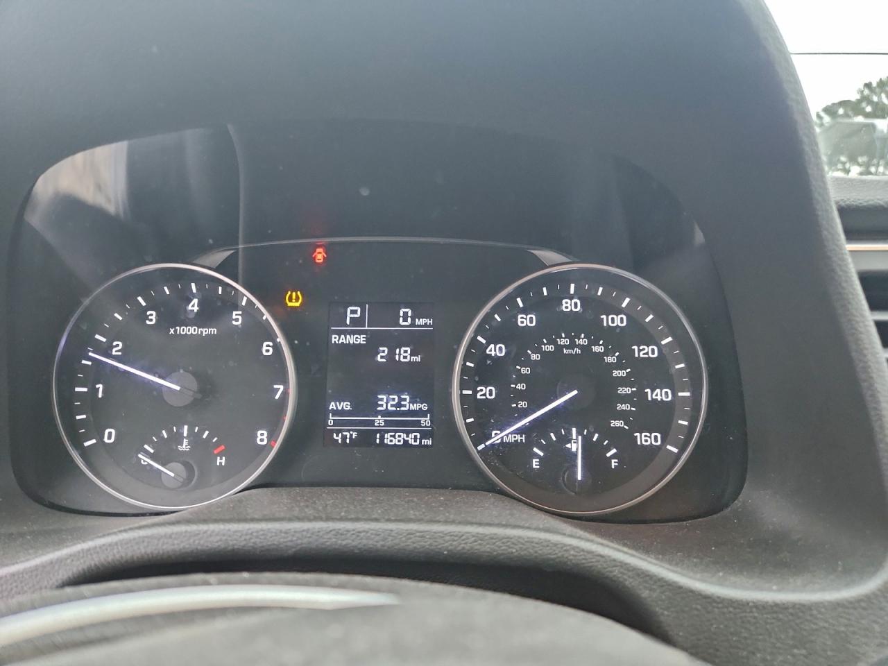 2017 HYUNDAI ELANTRA SE photo 9