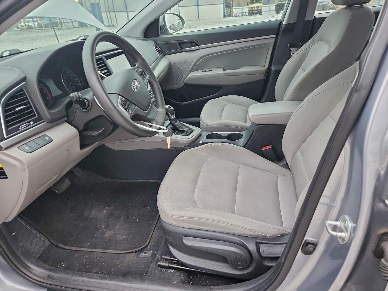 2017 HYUNDAI ELANTRA SE photo 7