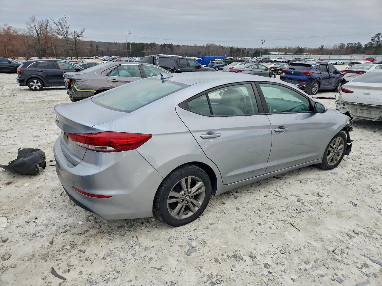 2017 HYUNDAI ELANTRA SE photo 3