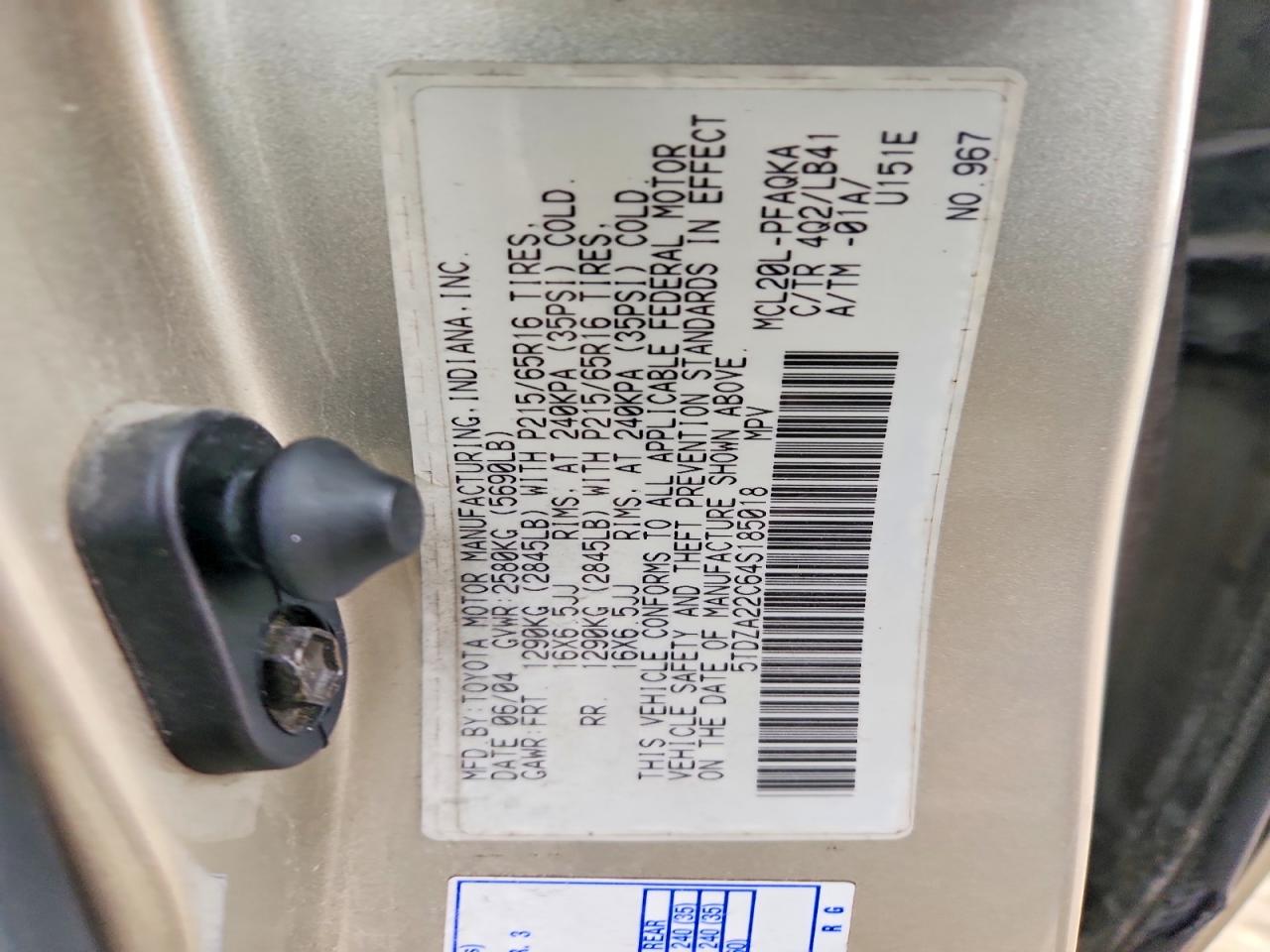 2004 TOYOTA SIENNA XLE photo 13