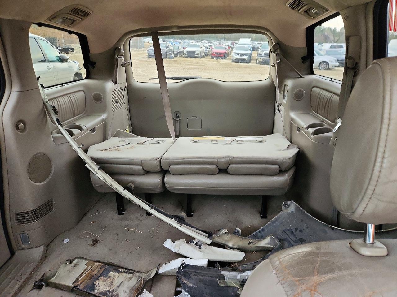 2004 TOYOTA SIENNA XLE photo 10