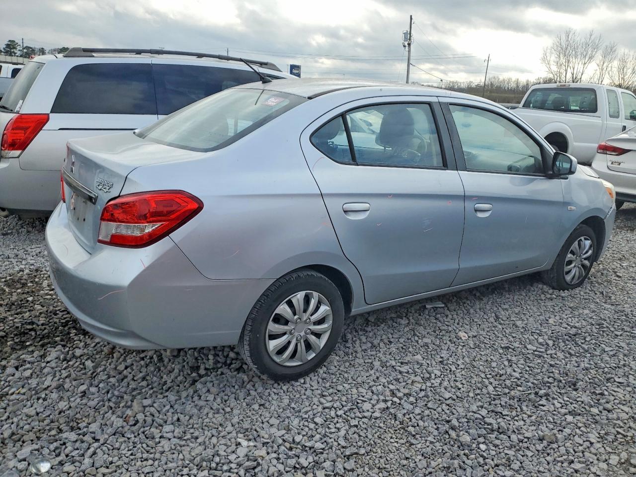 2018 MITSUBISHI MIRAGE G4 ES photo 3