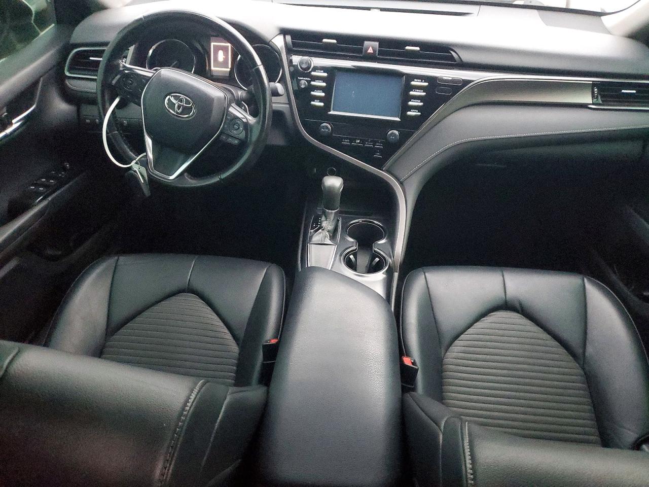 2019 TOYOTA CAMRY L photo 8