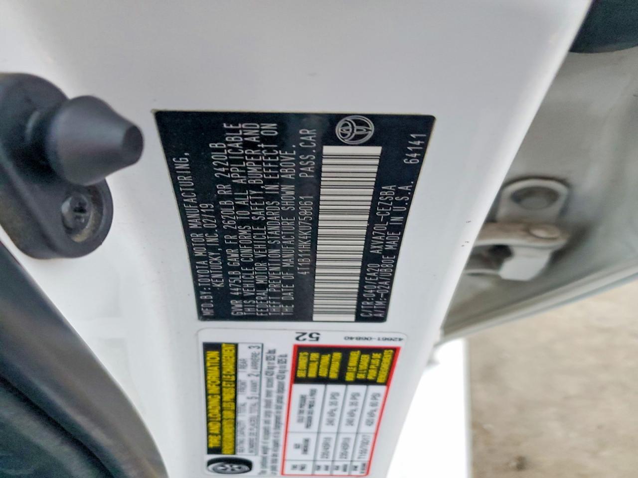 2019 TOYOTA CAMRY L photo 13