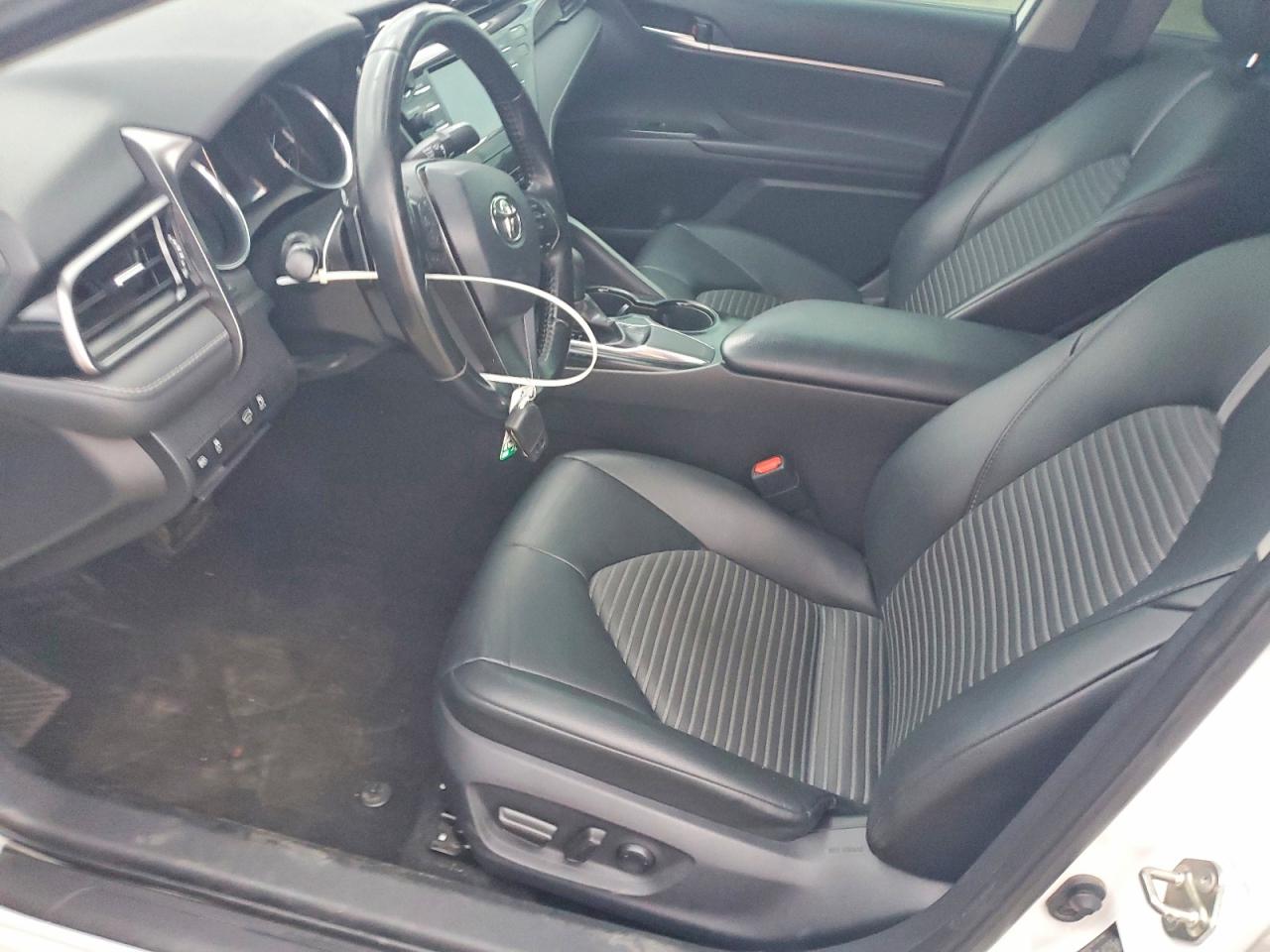 2019 TOYOTA CAMRY L photo 7