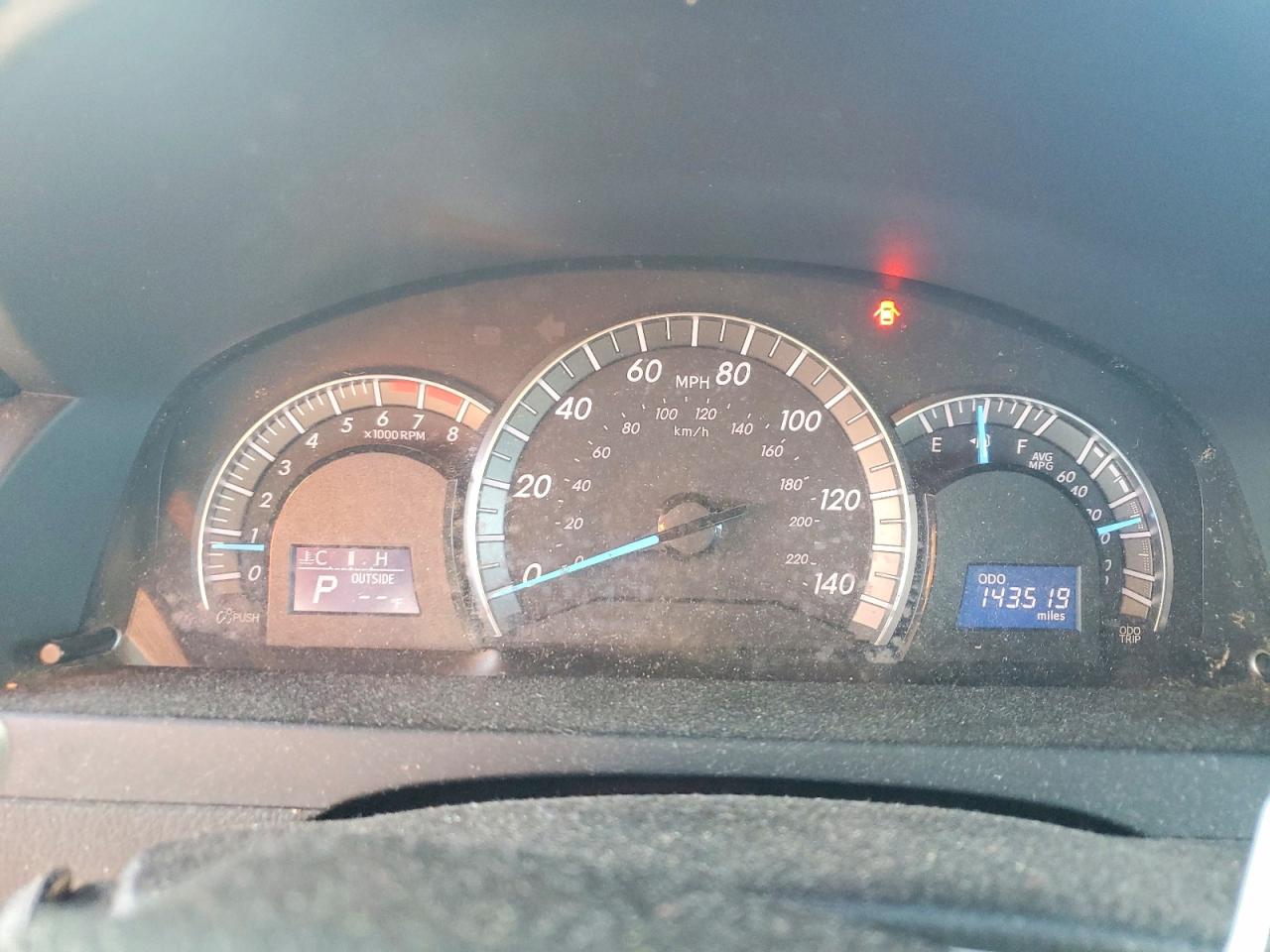 2014 TOYOTA CAMRY SE photo 9