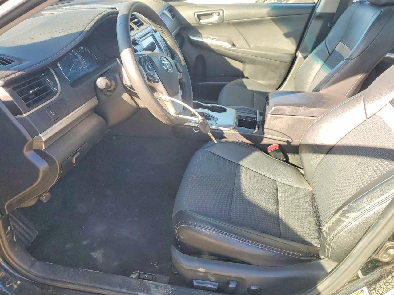 2014 TOYOTA CAMRY SE photo 7