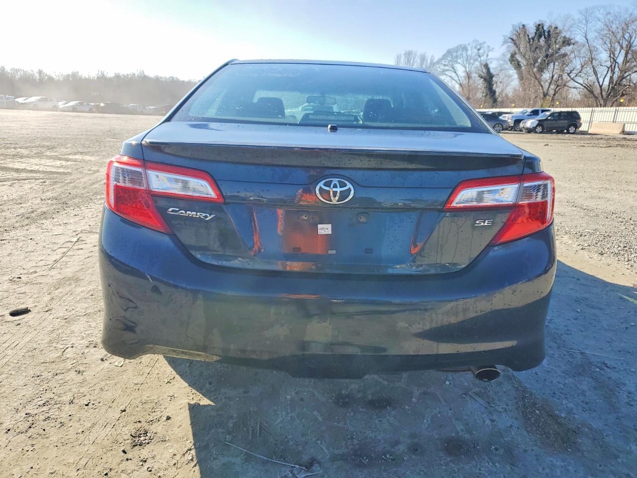 2014 TOYOTA CAMRY SE photo 6