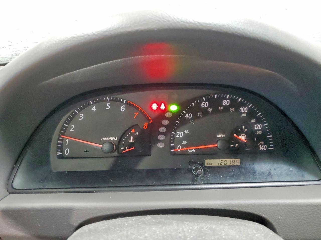 2004 TOYOTA CAMRY LE photo 9
