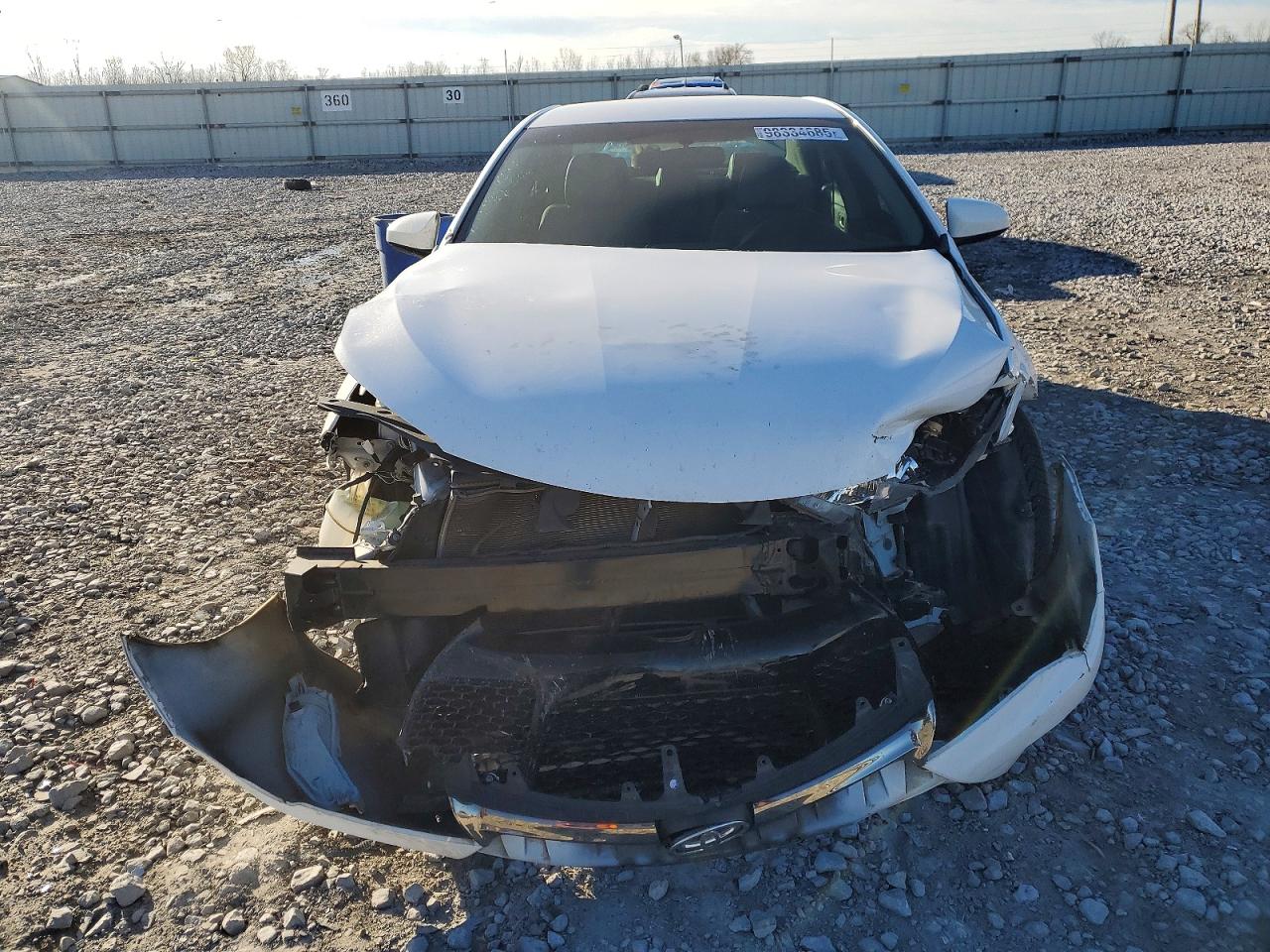 2015 TOYOTA CAMRY LE photo 9