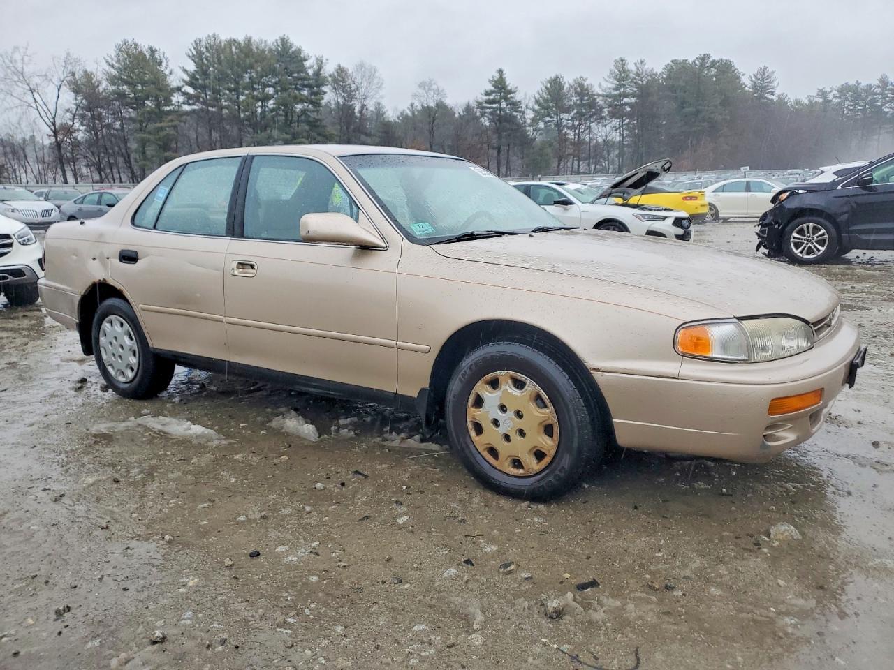1996 TOYOTA CAMRY DX photo 4