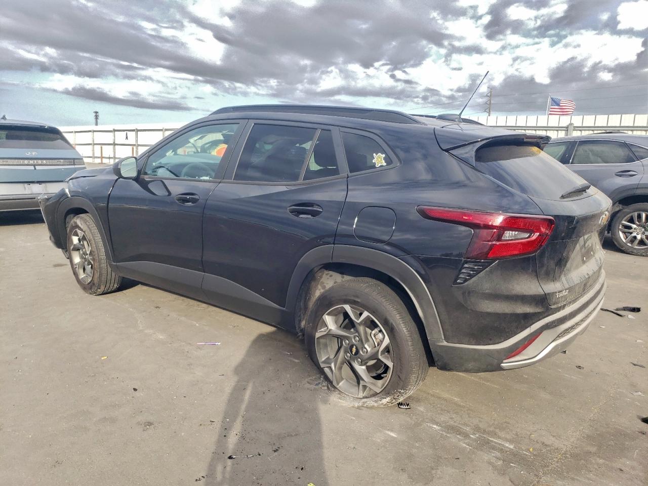 2025 CHEVROLET TRAX 1LT photo 4