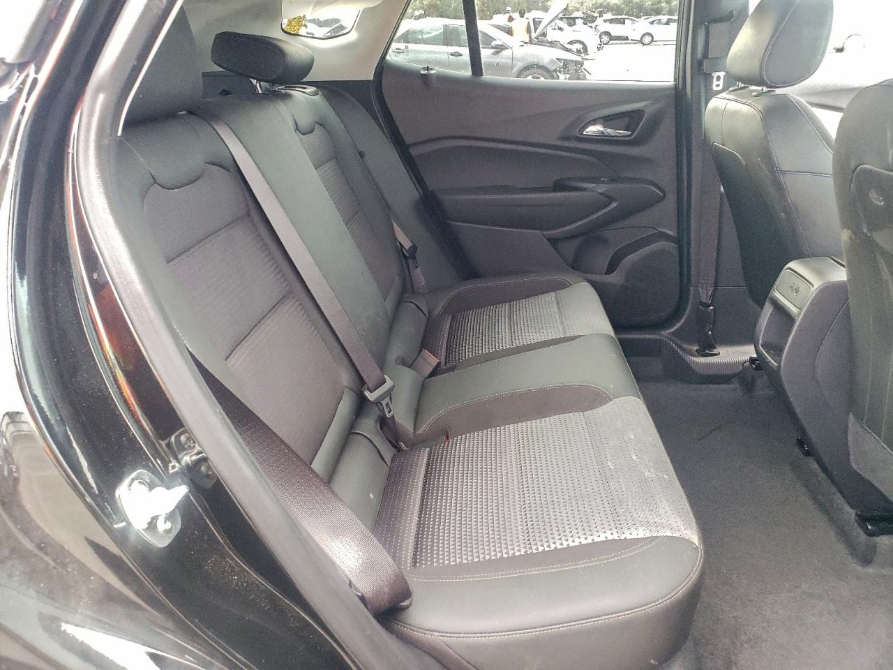 2025 CHEVROLET TRAX 1LT photo 31
