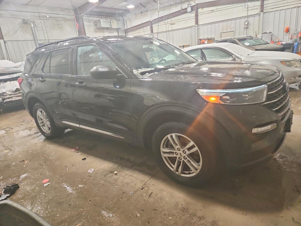 2020 FORD EXPLORER XLT photo 4