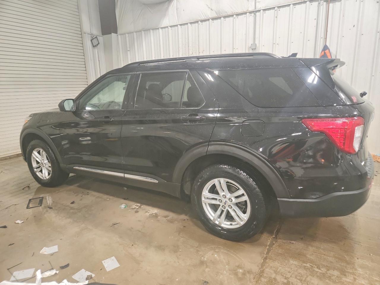 2020 FORD EXPLORER XLT photo 2