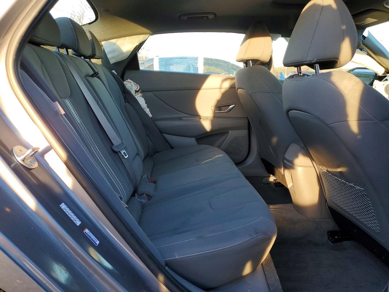 2024 HYUNDAI ELANTRA SEL photo 10
