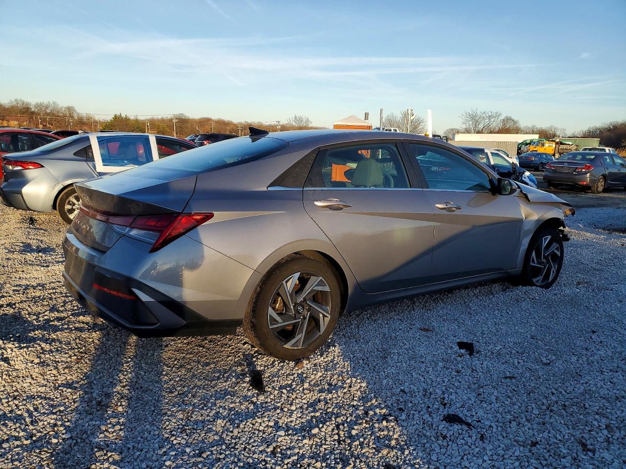 2024 HYUNDAI ELANTRA SEL photo 3