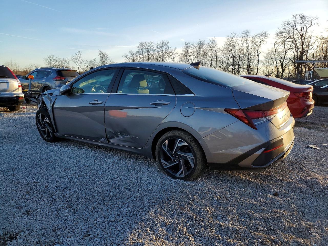 2024 HYUNDAI ELANTRA SEL photo 2