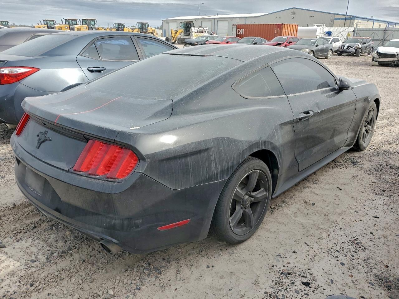 2017 FORD MUSTANG photo 3