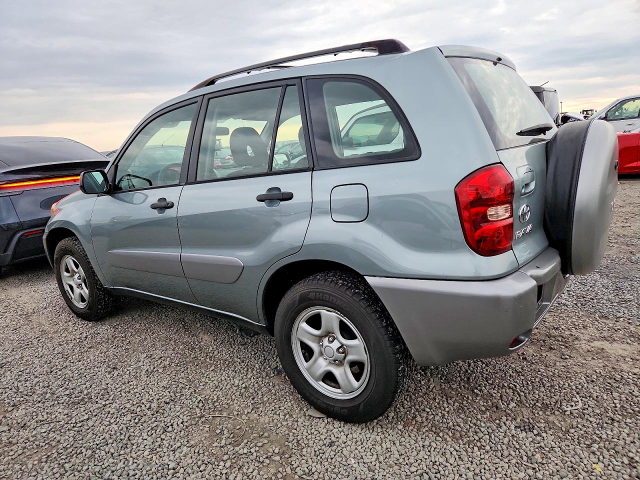 2005 TOYOTA RAV4 photo 2
