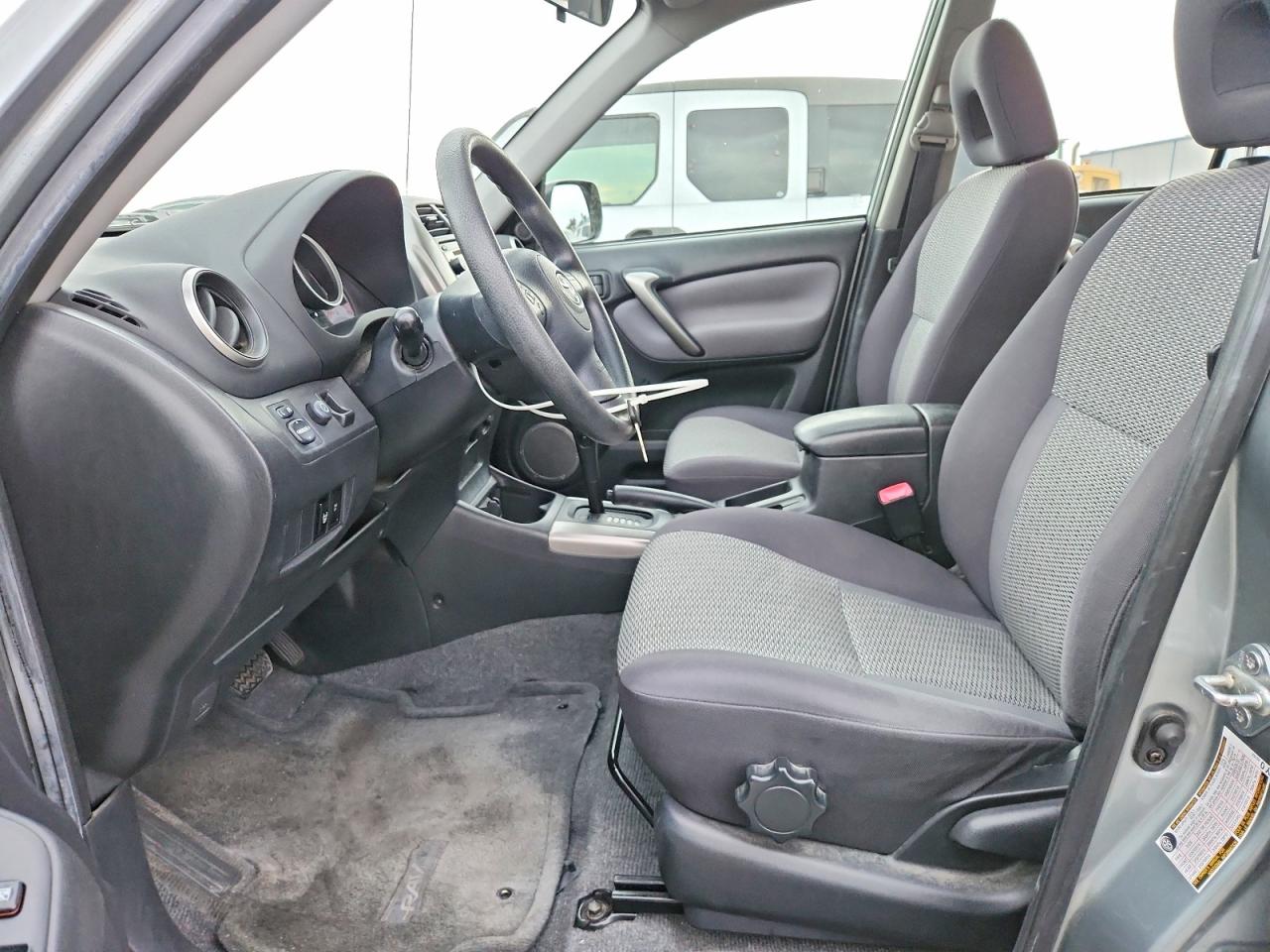 2005 TOYOTA RAV4 photo 7
