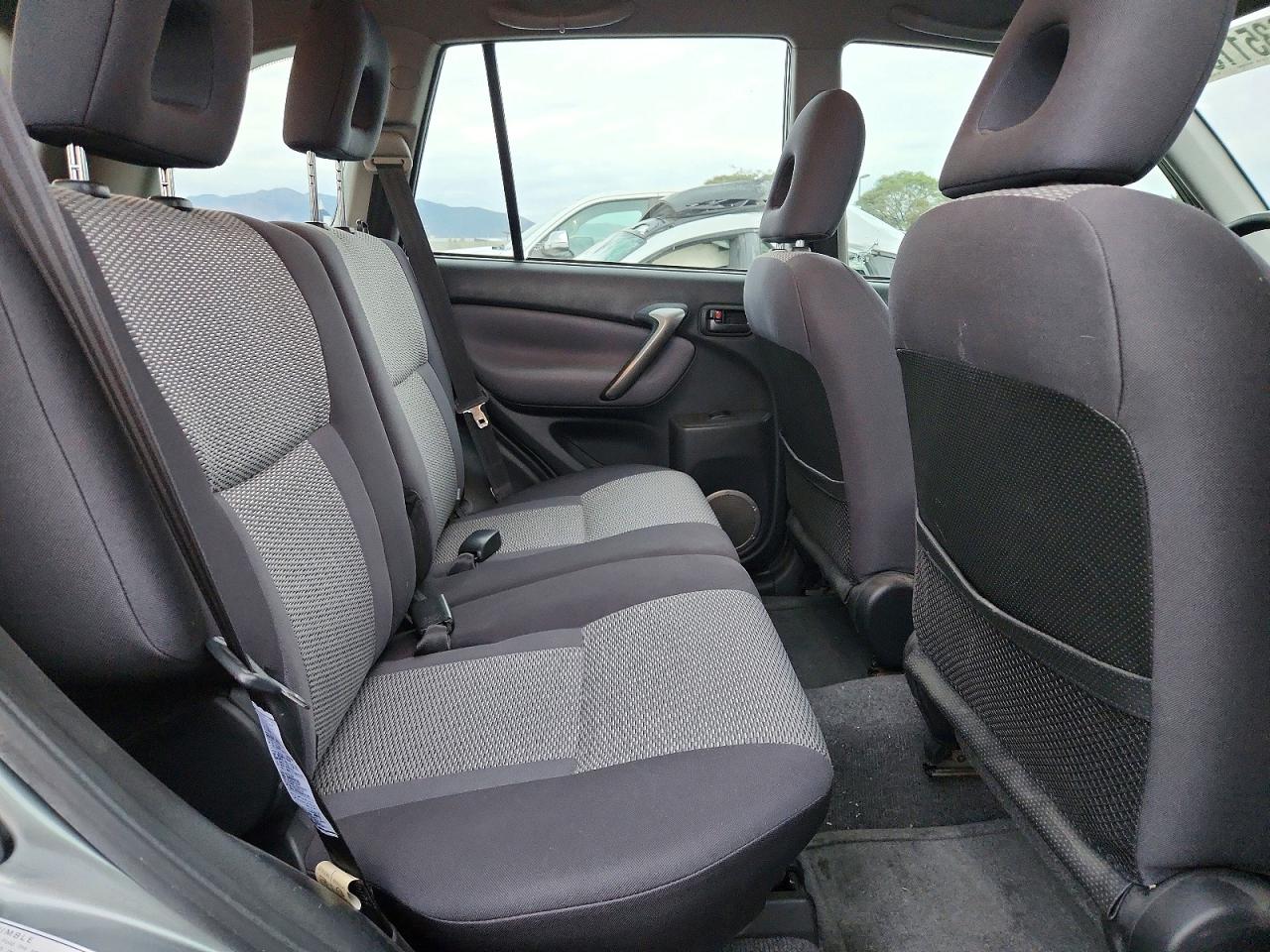2005 TOYOTA RAV4 photo 11