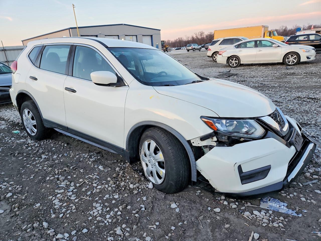 2018 NISSAN ROGUE S photo 4