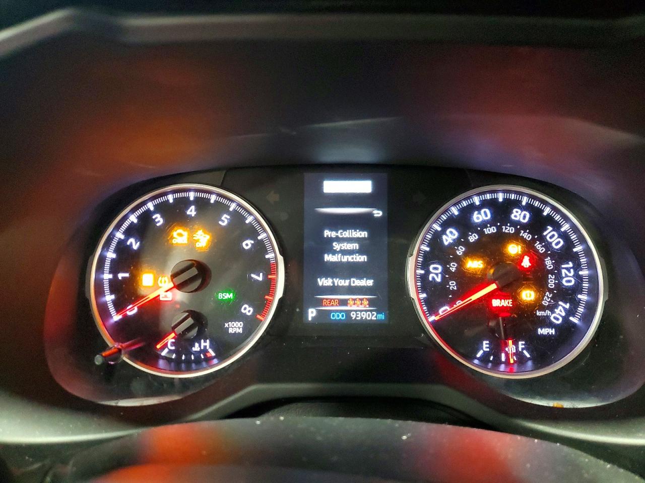 2021 TOYOTA RAV4 XLE photo 9