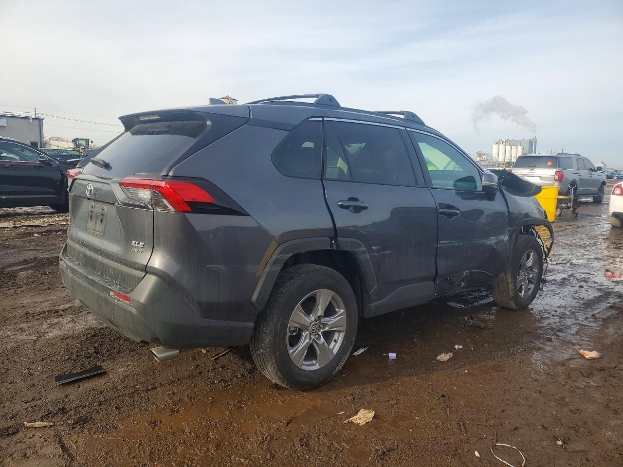 2025 TOYOTA RAV4 XLE photo 3
