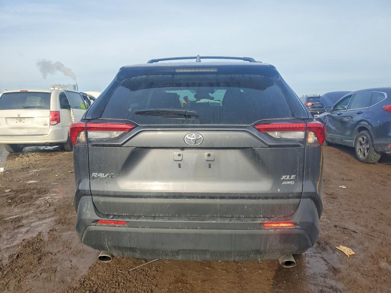 2025 TOYOTA RAV4 XLE photo 6