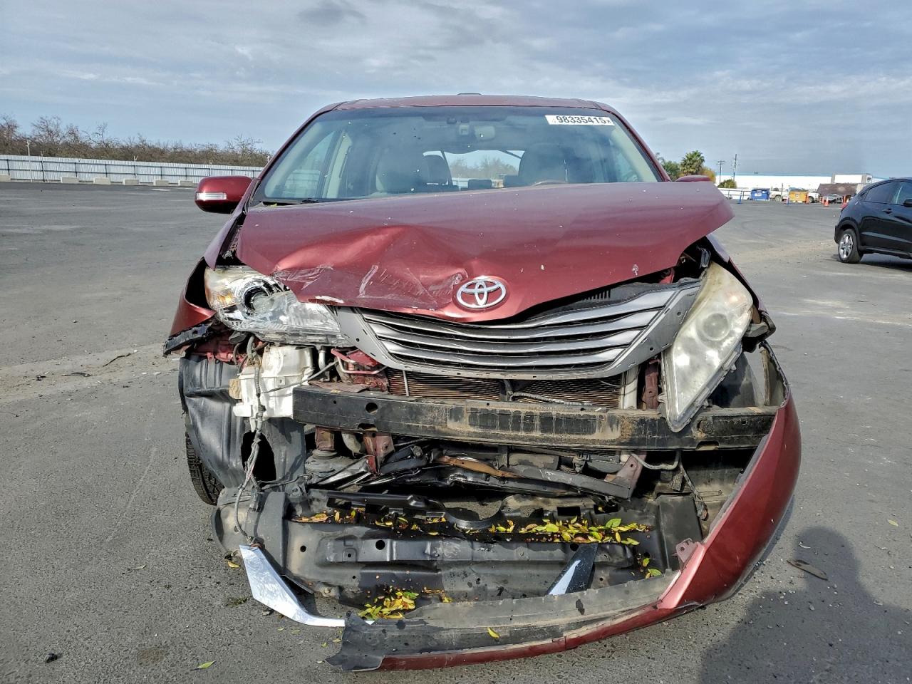 2014 TOYOTA SIENNA XLE photo 5