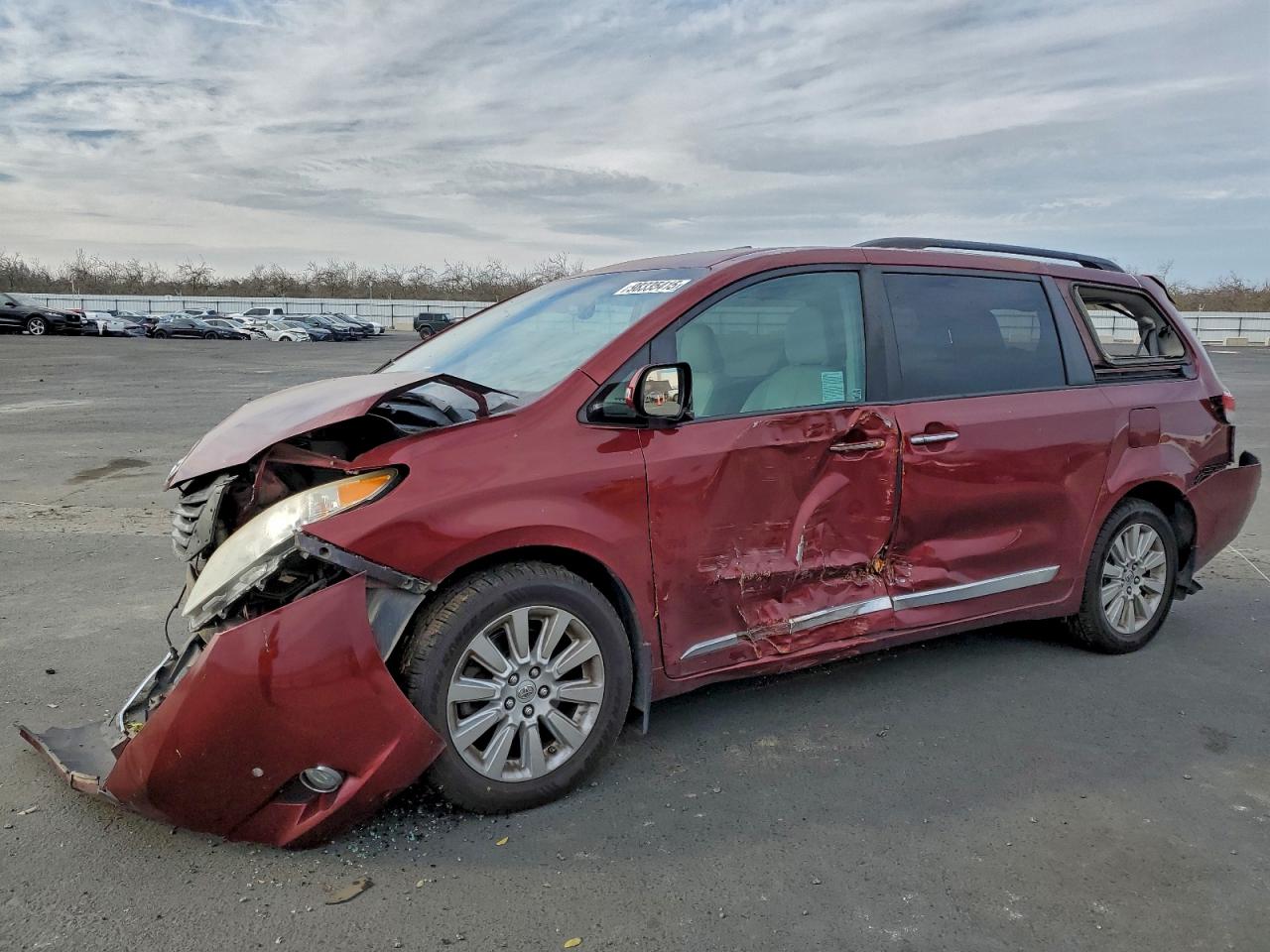 2014 TOYOTA SIENNA