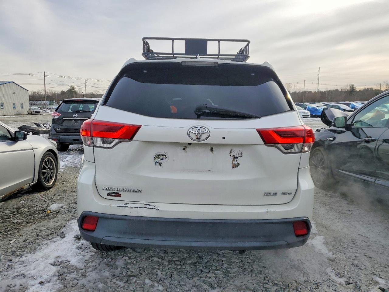 2018 TOYOTA HIGHLANDER SE photo 6