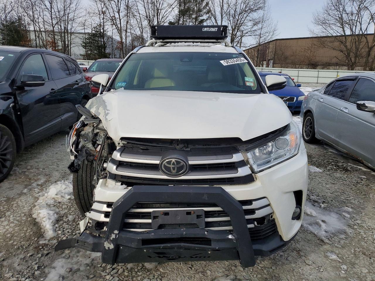 2018 TOYOTA HIGHLANDER SE photo 5