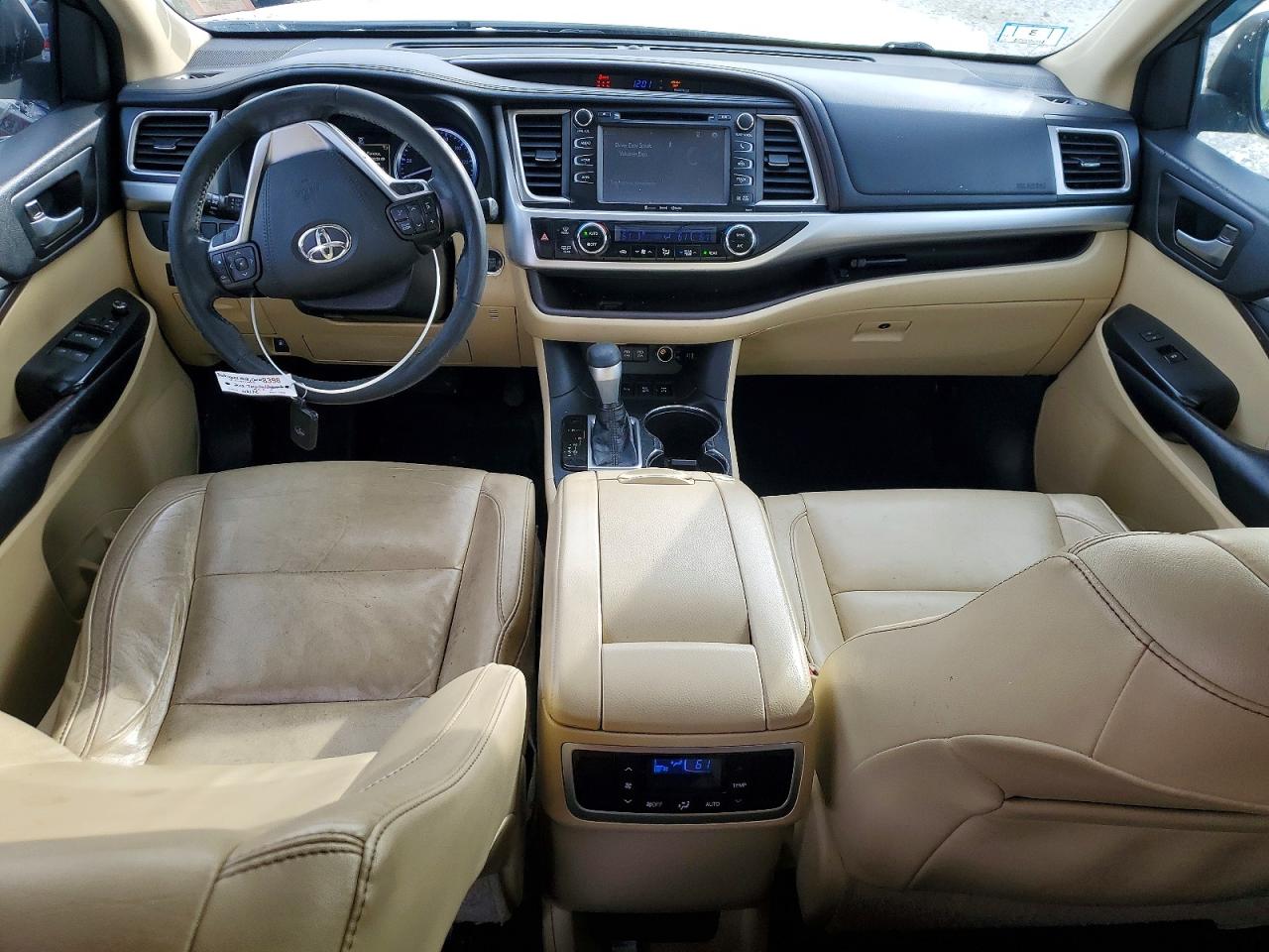2018 TOYOTA HIGHLANDER SE photo 8