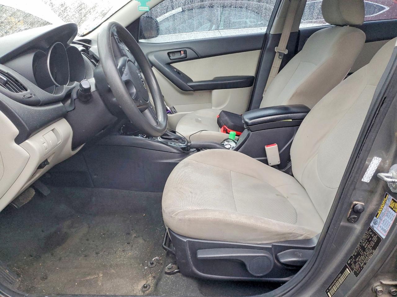 2012 KIA FORTE EX photo 7